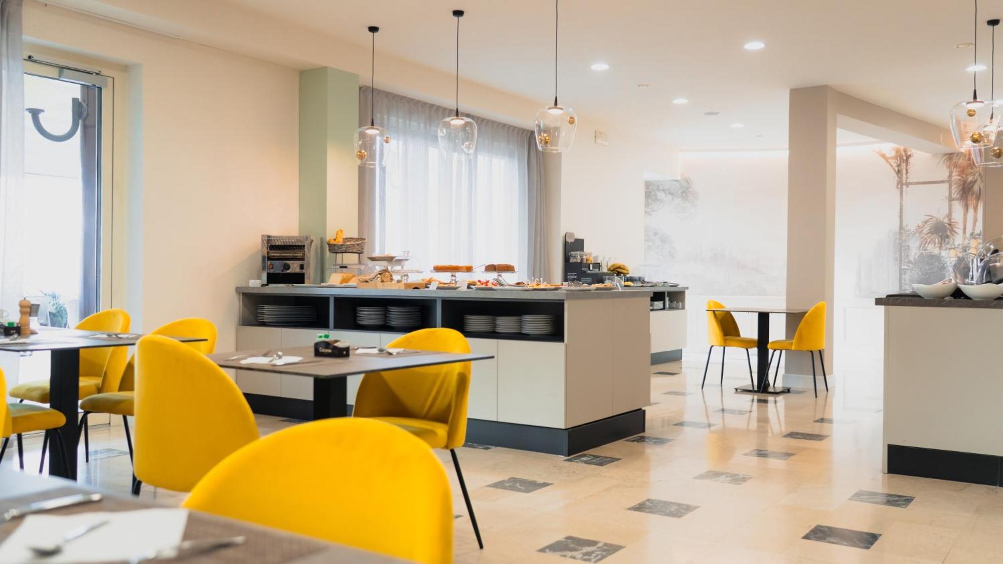 Ahg Riva Del Sole Hotel - Adults Only Moniga del Garda Экстерьер фото