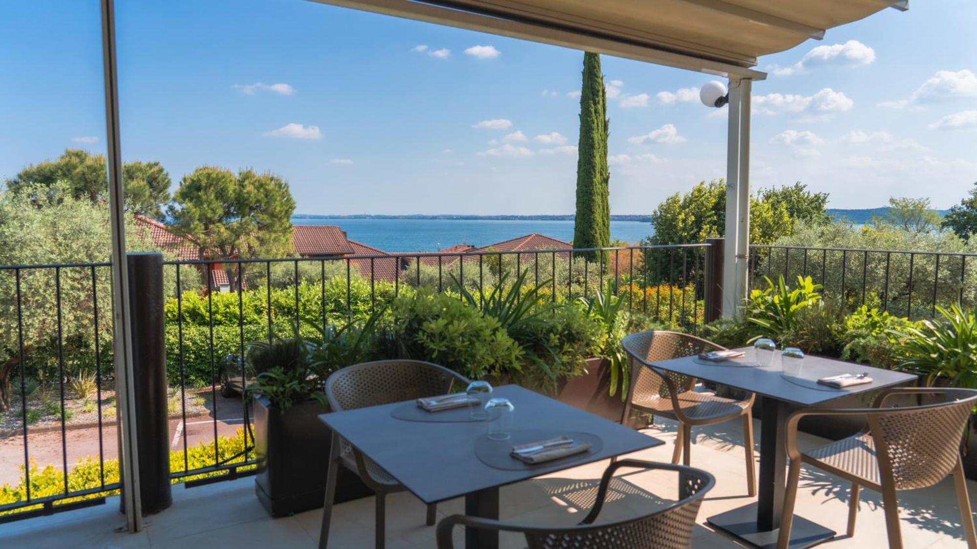 Ahg Riva Del Sole Hotel - Adults Only Moniga del Garda Экстерьер фото